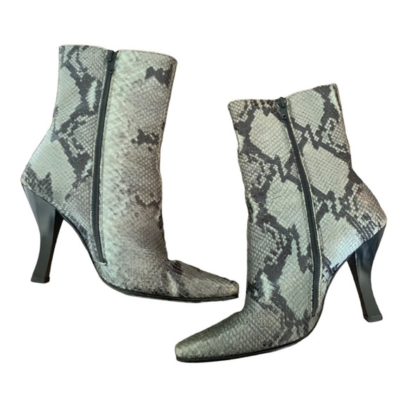 Charles David by Nathalie Heeled M Boots Green Gray Python Snakeskin 8 - Picture 1 of 9